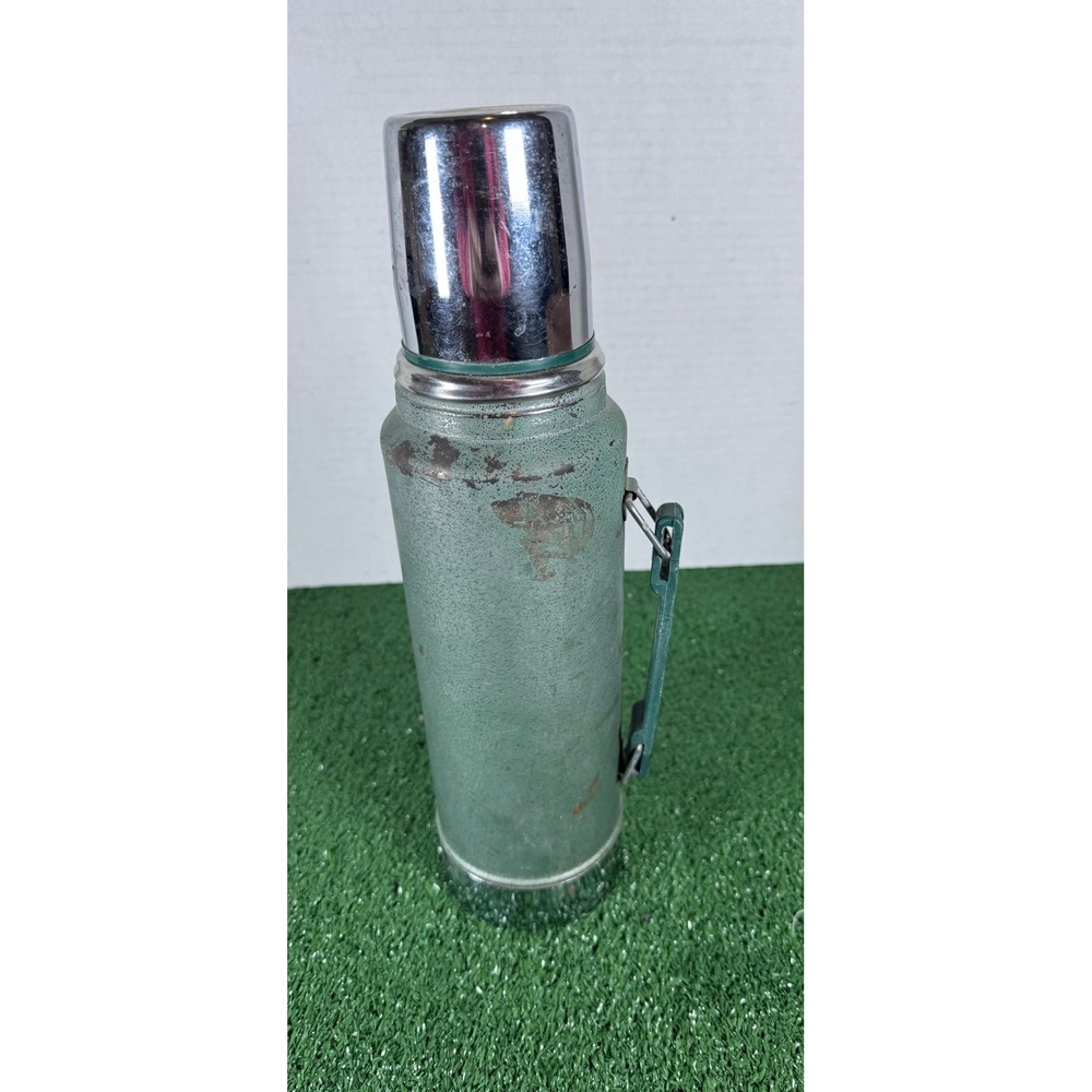 Vintage Aladdin Stanley Vacuum Bottle Quart Size Green‎ Metal Handle